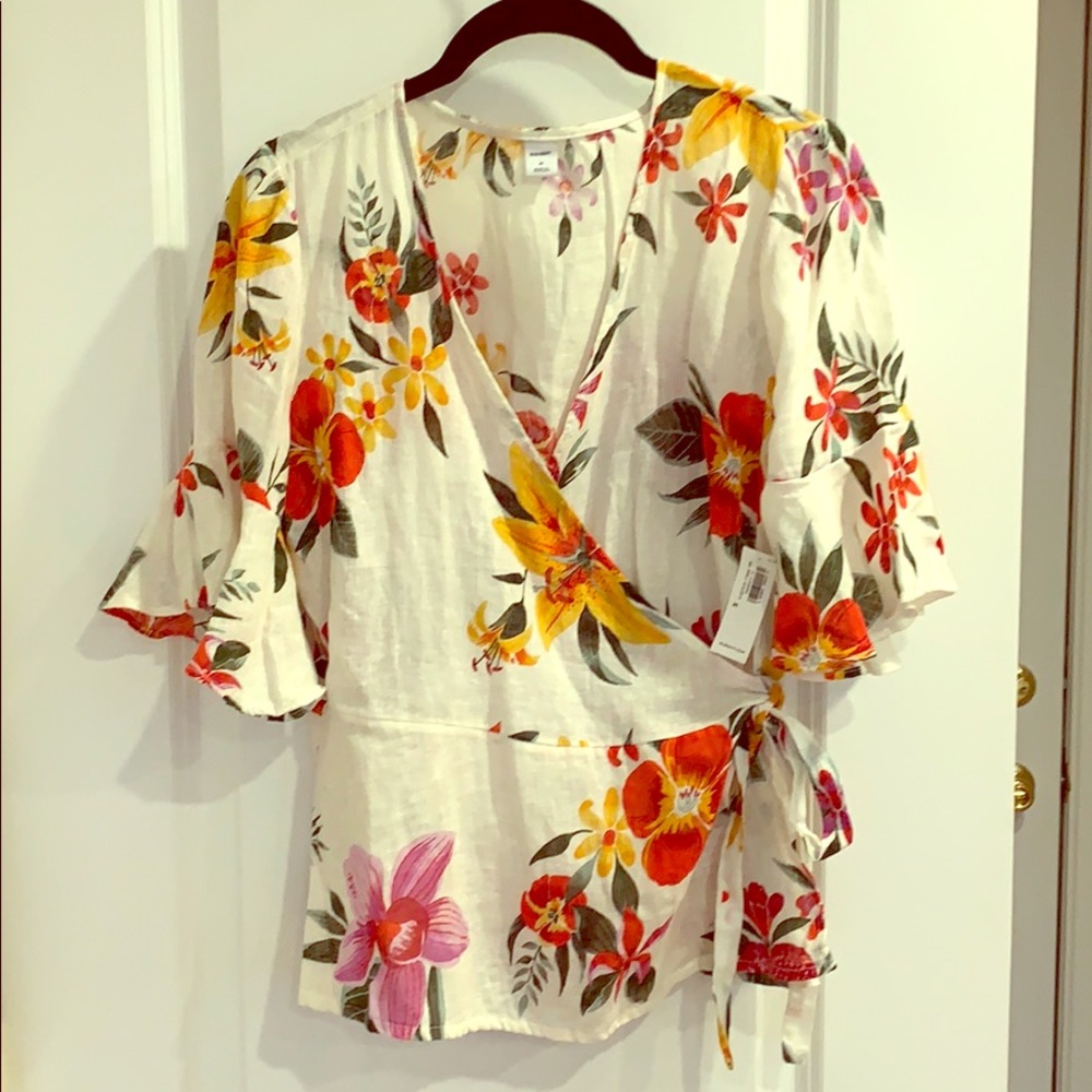 NWT Old Navy Women’s Top Size M